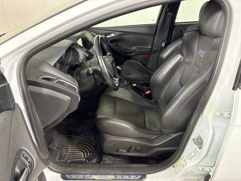 Used 2017 Ford Focus RS AWD/4WD image 31