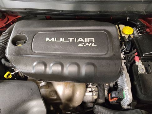 Used 2016 Jeep Cherokee Sport FWD image 30