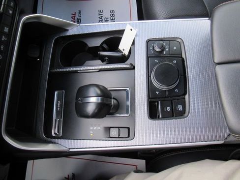 Used 2024 MAZDA CX-90 3.3 Turbo w/ Preferred Plus image 24