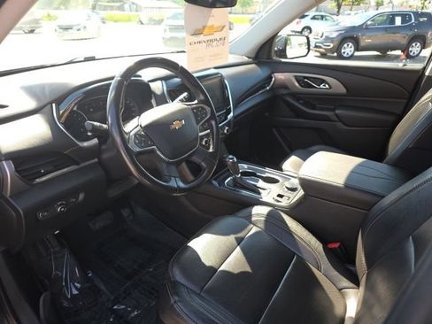 Used 2020 Chevrolet Traverse LT w/ Driver Confidence II Package AWD/4WD image 11
