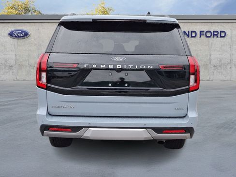 Used 2025 Ford Expedition Max Platinum w/ Platinum Ultimate Package AWD/4WD image 5