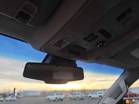 Used 2019 Chevrolet Tahoe Premier AWD/4WD image 22