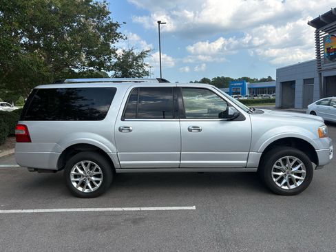 Used 2017 Ford Expedition EL Limited w/ Equipment Group 301A AWD/4WD image 4