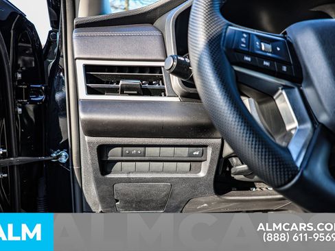 Used 2025 Mitsubishi Outlander SE image 23