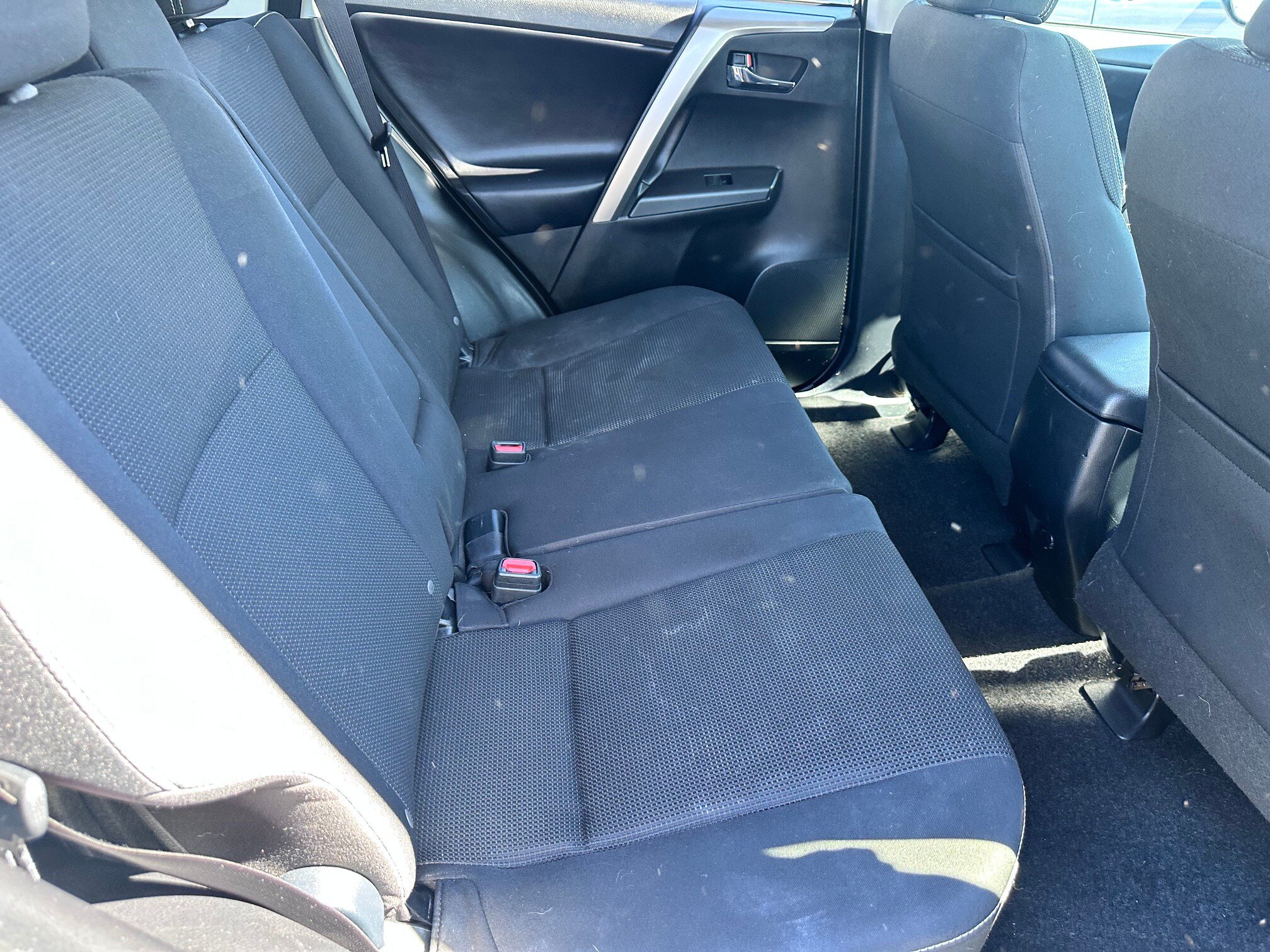 Used 2018 Toyota RAV4 XLE AWD/4WD image 8