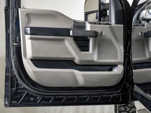 Used 2019 Ford F250 XLT w/ XLT Premium Package image 33