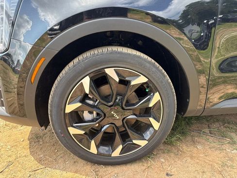 New 2025 Kia Sorento SX FWD image 9
