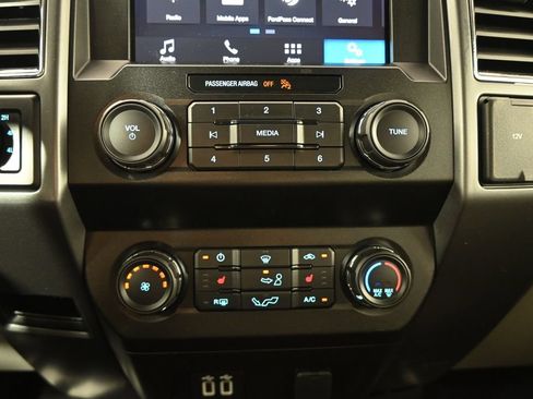 Used 2019 Ford F150 XLT w/ Equipment Group 302A Luxury AWD/4WD image 29