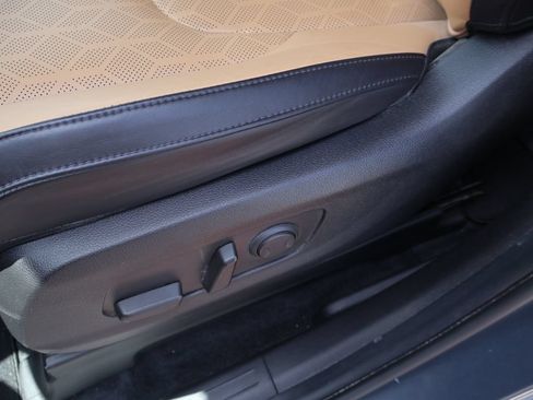 Certified 2022 Kia Carnival EX FWD image 18