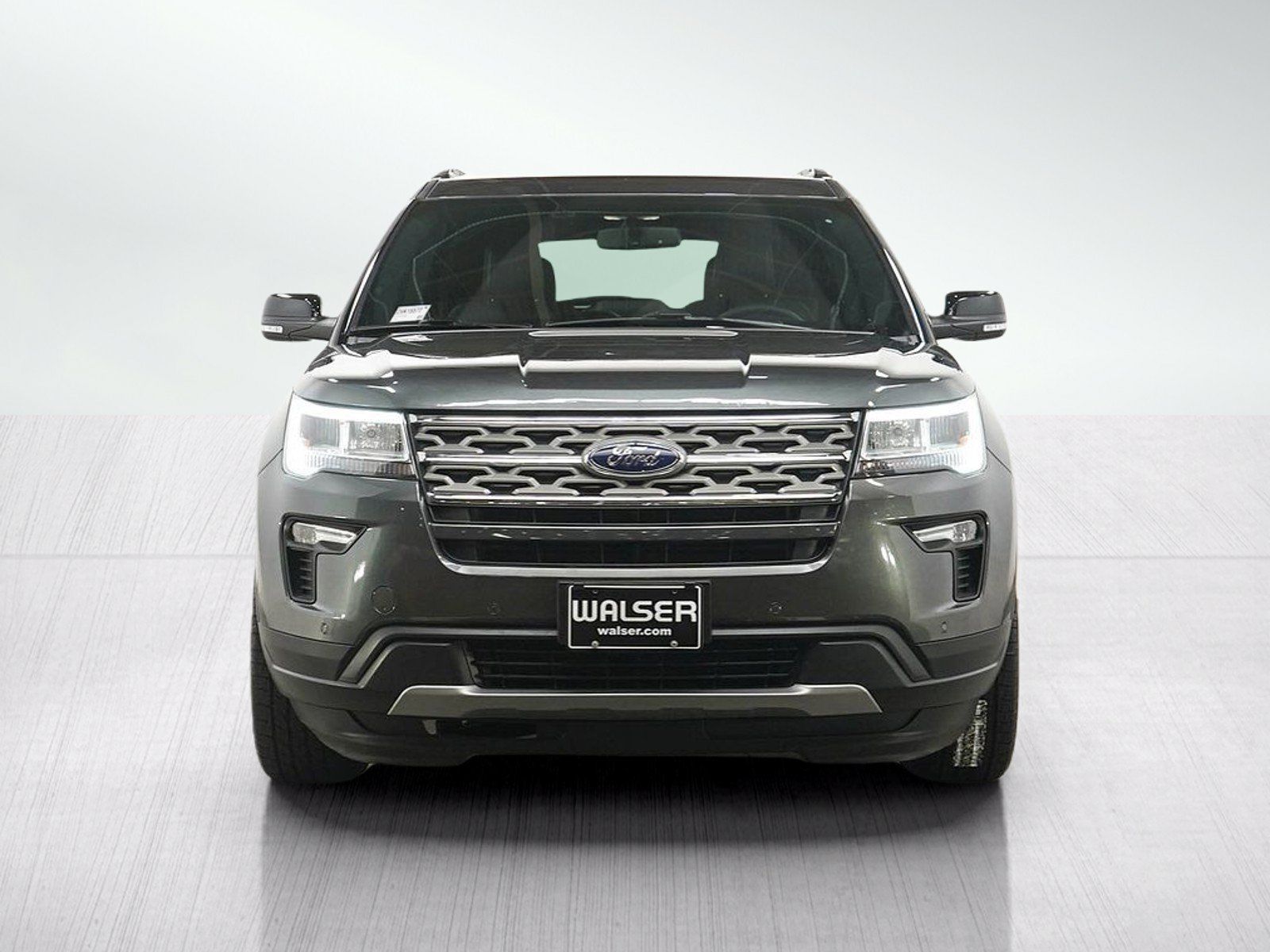 Used 2018 Ford Explorer XLT w/ Equipment Group 202A AWD/4WD image 9