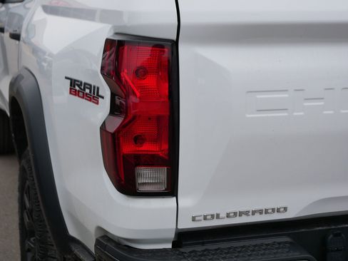 Used 2024 Chevrolet Colorado Trail Boss w/ Advanced Trailering Package AWD/4WD image 17