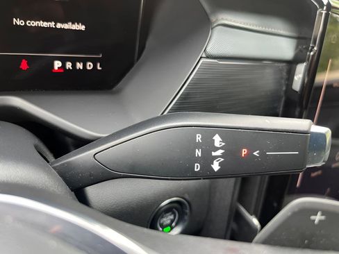 Used 2025 GMC Acadia AT4 image 29