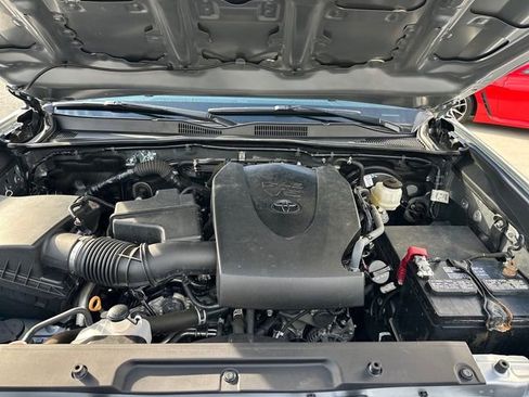 Used 2022 Toyota Tacoma SR image 27
