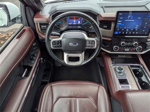 Used 2024 Ford Expedition Max Limited image 18