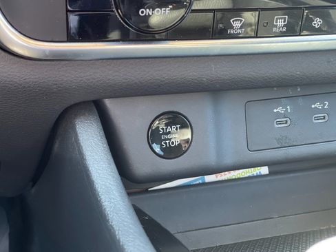 Used 2025 Nissan Rogue SV image 24