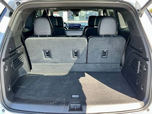 Used 2025 Buick Enclave Avenir w/ Super Cruise Package image 19