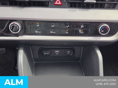 Used 2025 Kia Sportage LX FWD image 19