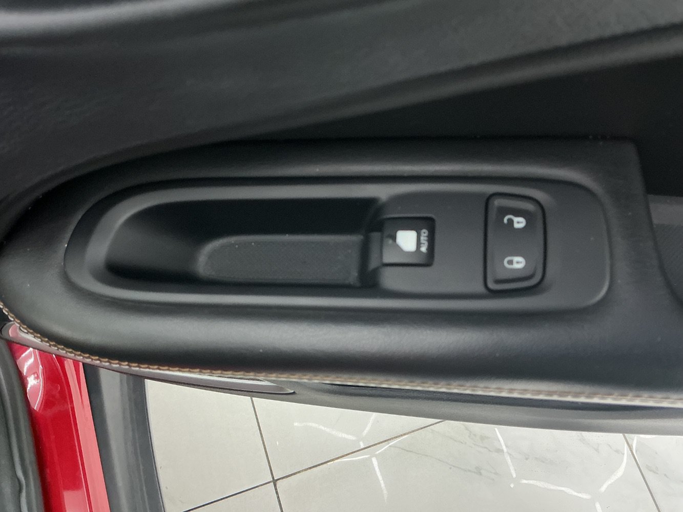 Used 2018 Jeep Compass Sport FWD image 39