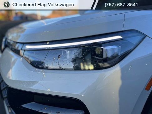 New 2026 Volkswagen Tiguan SE R-Line AWD/4WD image 12