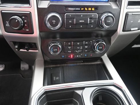 Used 2020 Ford F250 Lariat w/ Lariat Ultimate Package image 19