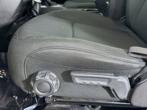 Used 2022 Jeep Wrangler Unlimited Sahara image 18