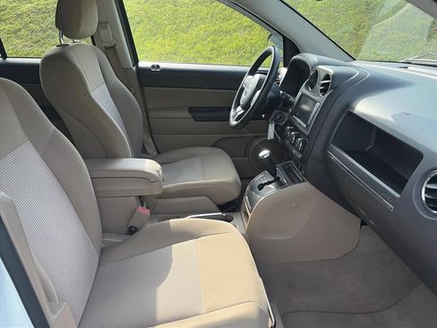 Used 2011 Jeep Compass Sport FWD image 25