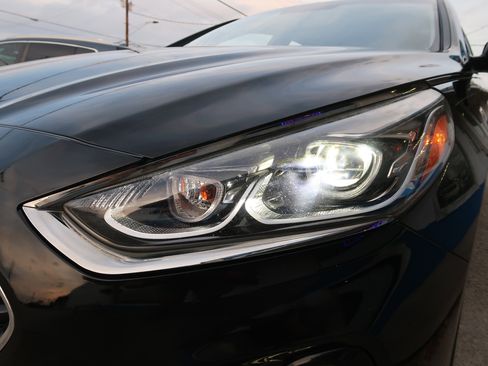 Used 2018 Hyundai Sonata Limited image 43