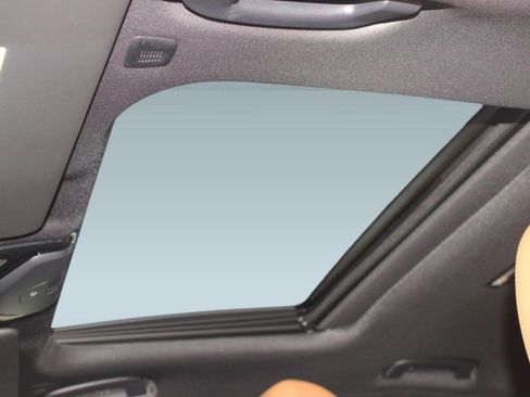 Used 2026 BMW 330i Sedan w/ M Sport Package image 16