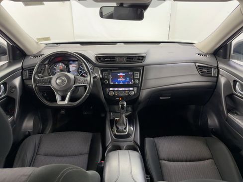Used 2019 Nissan Rogue SV image 15