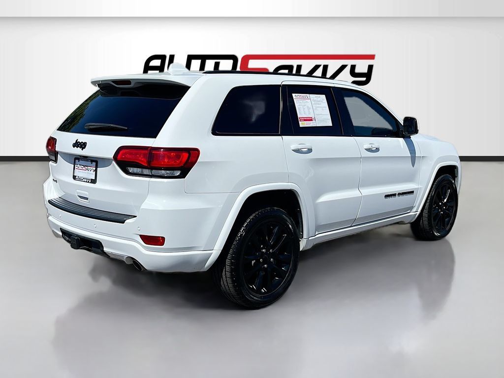 Used 2021 Jeep Grand Cherokee Laredo X AWD/4WD image 7