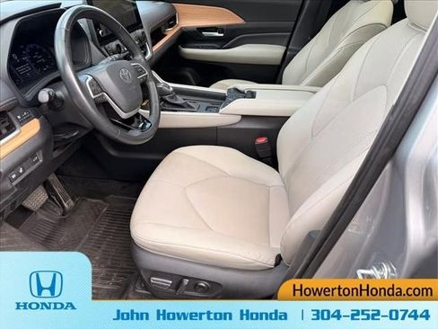 Used 2024 Toyota Grand Highlander Limited AWD/4WD image 10