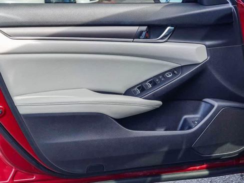 Used 2018 Honda Accord LX image 19