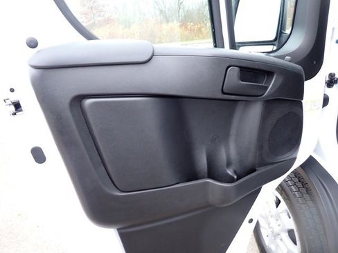 New 2026 RAM ProMaster 2500 w/ Quick Order Package 22G SLT image 17