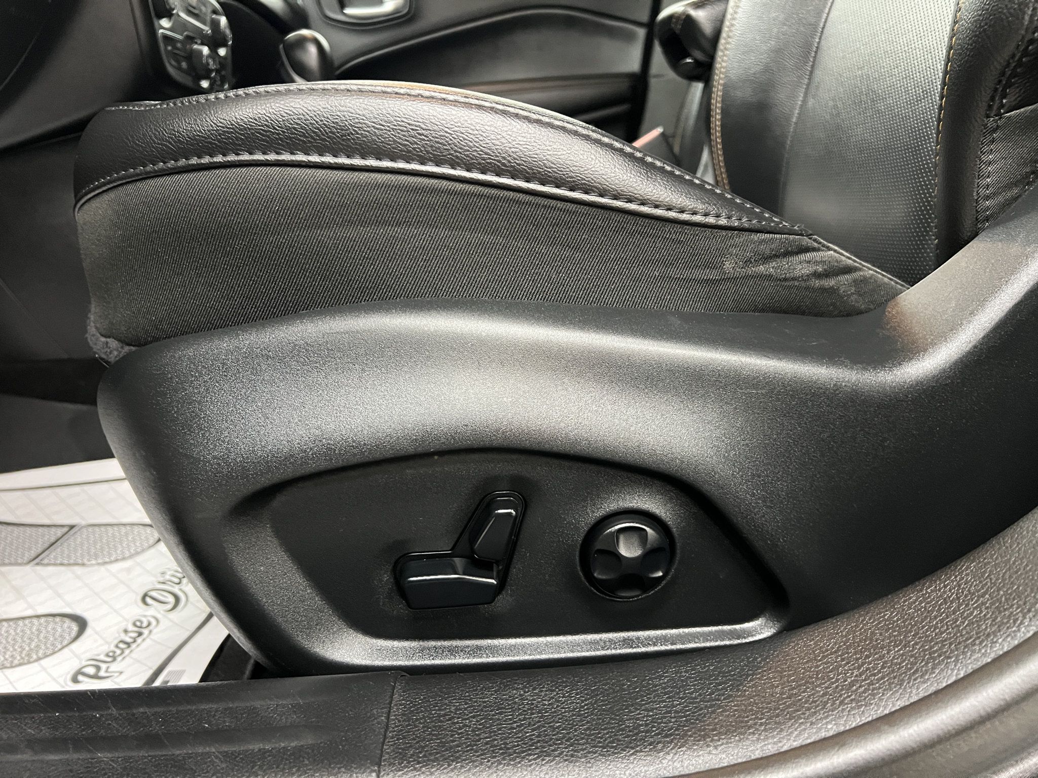 Used 2019 Jeep Compass Limited w/ Safety & Security Group AWD/4WD image 9
