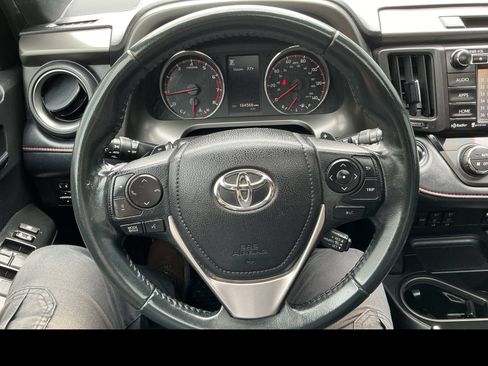 Used 2018 Toyota RAV4 SE w/ Power Extra Value Package AWD/4WD image 15