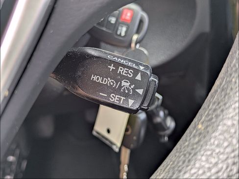 Used 2018 Toyota Corolla LE FWD image 24
