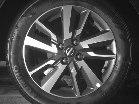 Used 2025 Nissan Versa SV FWD image 15