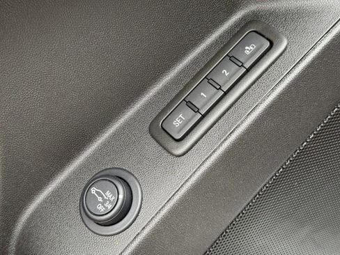 Used 2024 Chevrolet Equinox Premier image 21