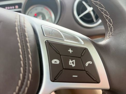 Used 2013 Mercedes-Benz SL 550 image 23