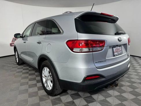Used 2018 Kia Sorento L FWD image 24
