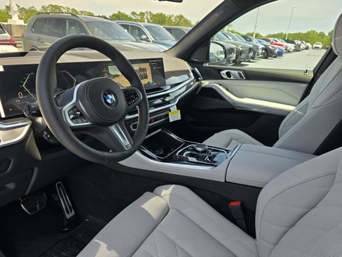 New 2026 BMW X5 xDrive40i w/ M Sport Package AWD/4WD image 17