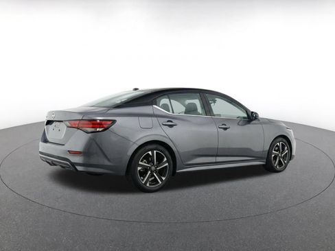 Used 2025 Nissan Sentra SV FWD image 9