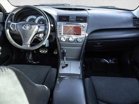 Used 2011 Toyota Camry SE image 18