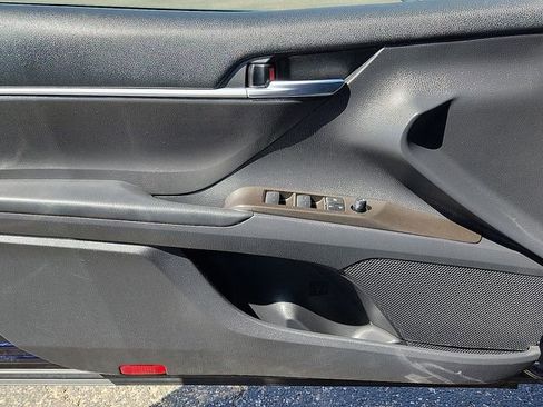 Used 2022 Toyota Camry SE image 16