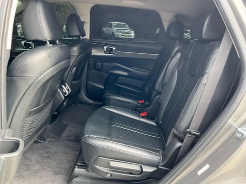 Used 2025 Kia Sorento EX AWD/4WD image 18
