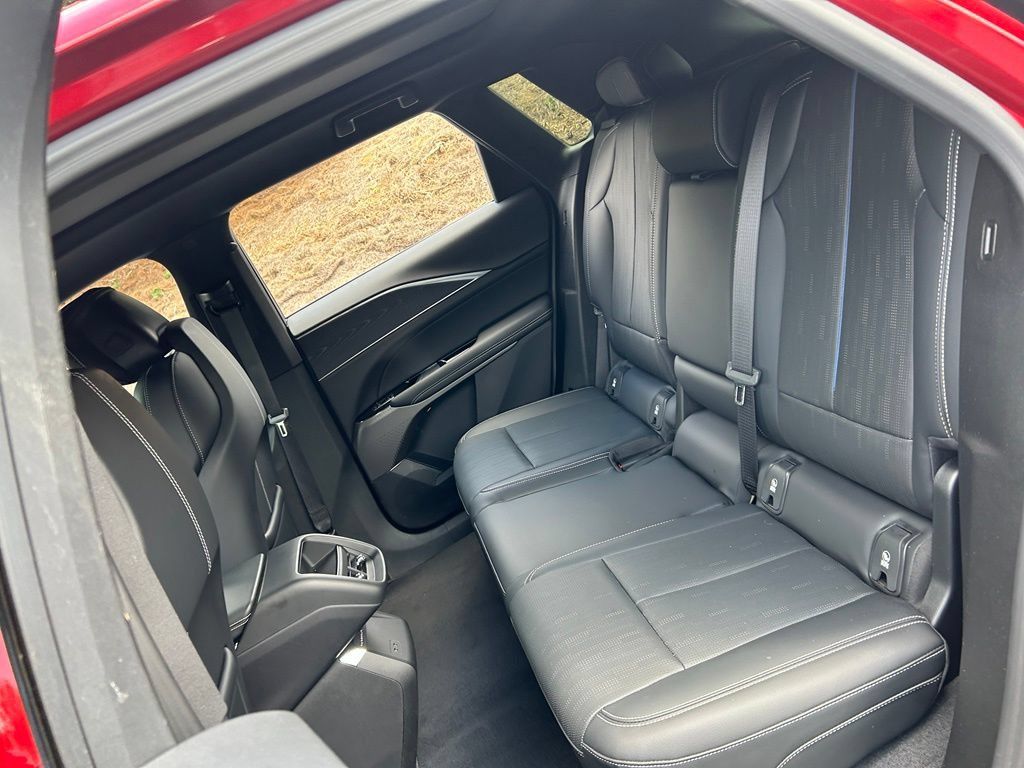 Used 2024 Cadillac Lyriq Sport AWD/4WD image 45