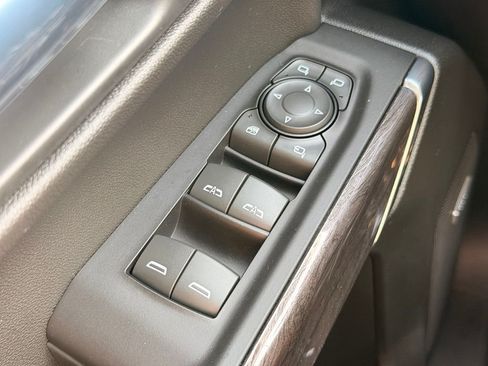 Used 2022 Chevrolet Silverado 1500 LTZ AWD/4WD image 30