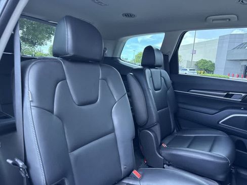 Certified 2024 Kia Telluride S FWD image 26