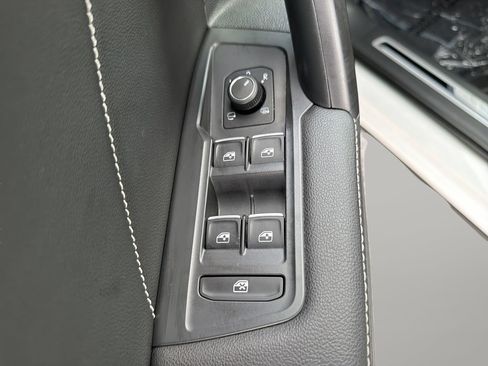 Used 2022 Volkswagen Tiguan SEL R-Line AWD/4WD image 18