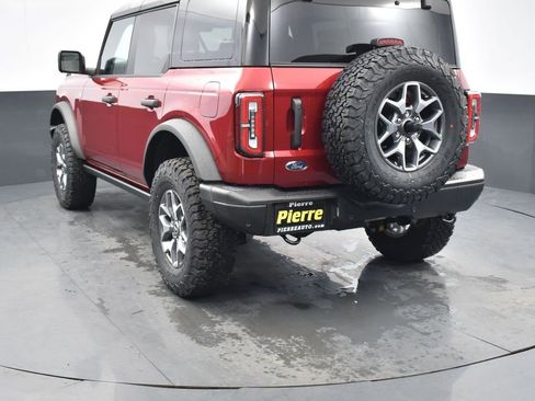 New 2025 Ford Bronco Badlands image 3